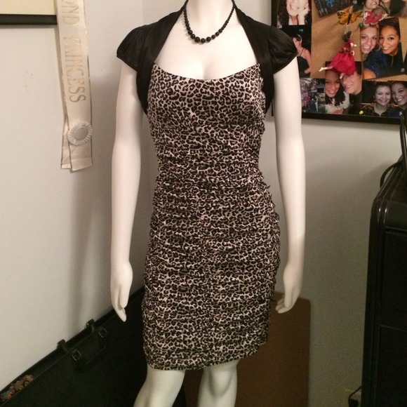 Fitted cheetah Dress