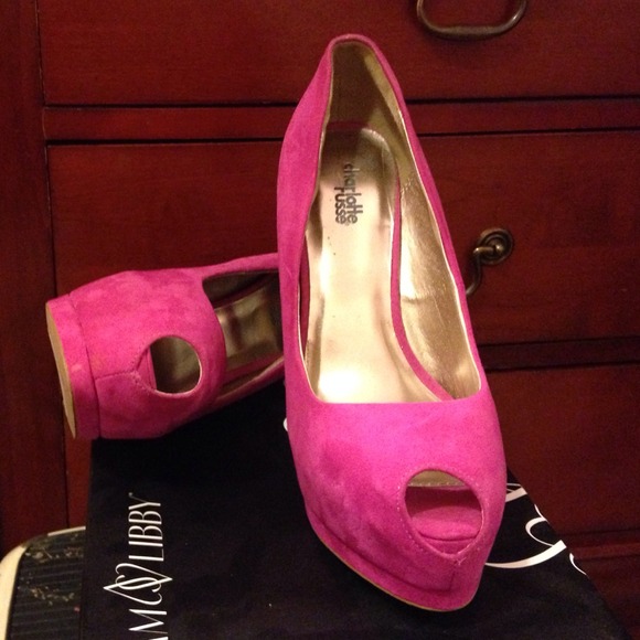 Hot pink suede pumps - Picture 1 of 2