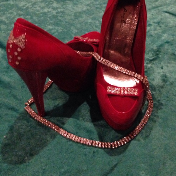 New Swarovski Crystals embellished Heels💋 - Picture 3 of 4