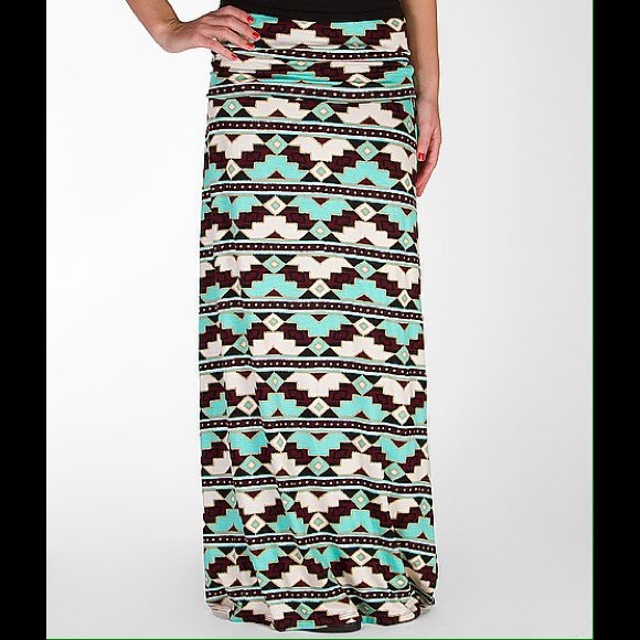 🚫SOLD🚫<33 Tribal Print Maxii Skirt