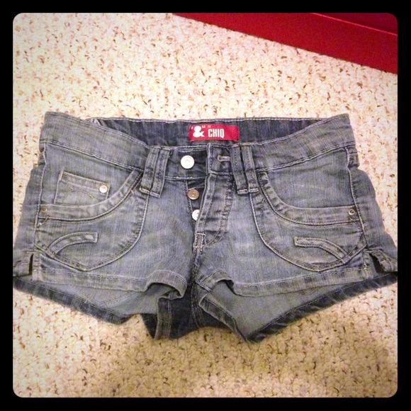 H&M distressed shorts 🚫trades