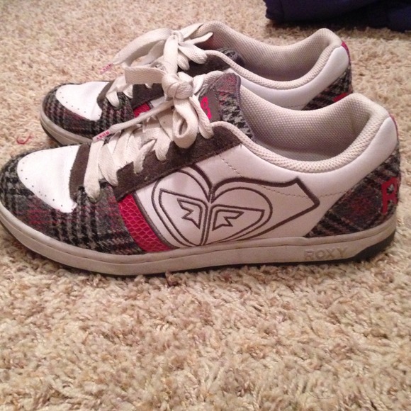 🚫🚫🚫SOLD ON ANOTHER SITE 🚫🚫🚫Roxy Sneakers