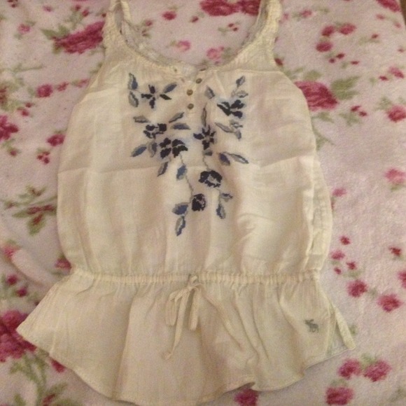 Abercrombie kids large shirt