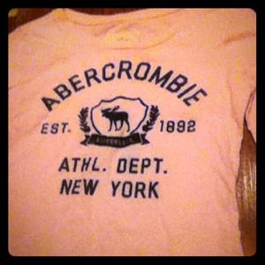 Abercrombie&Fitch Long sleeve t-shirt.