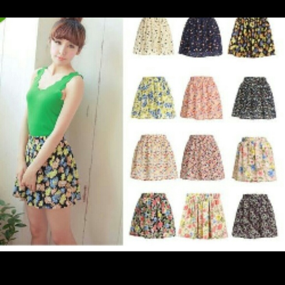 Cute Chiffon polka dotted pleated skirts