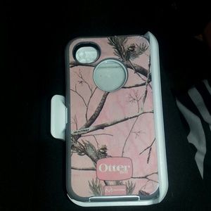 Pink Camo Otterbox for iPhone 4/4s