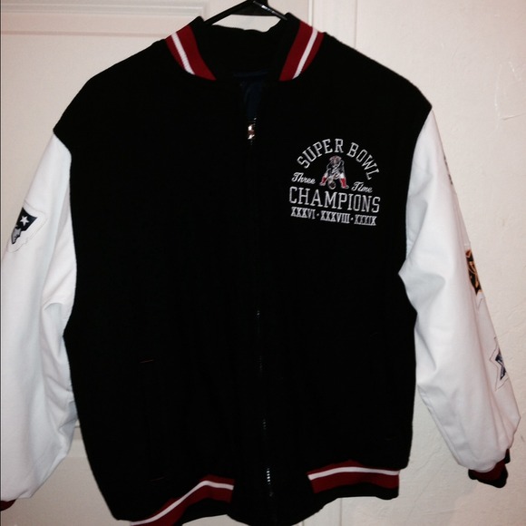 ⛔️MARK DOWN⛔️youth M-L patriots jacket