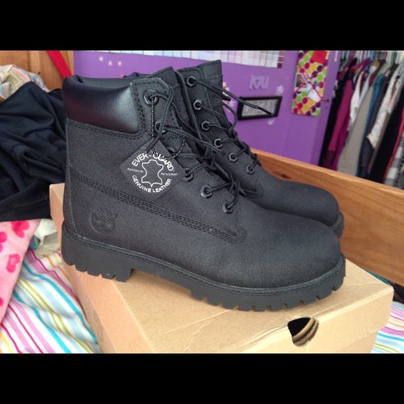 ❌ SOLD ❌ Black timberland (scuff proof) - Picture 2 of 4