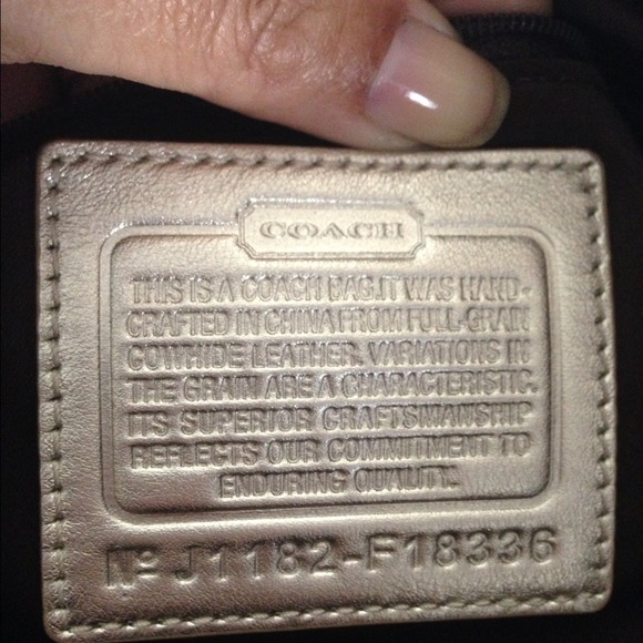 Additional pics of Coach authencity patch...😊