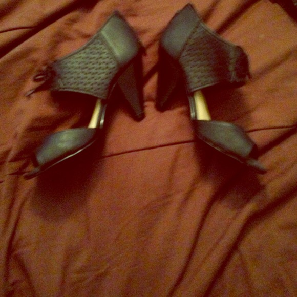 Black heel shoes cute