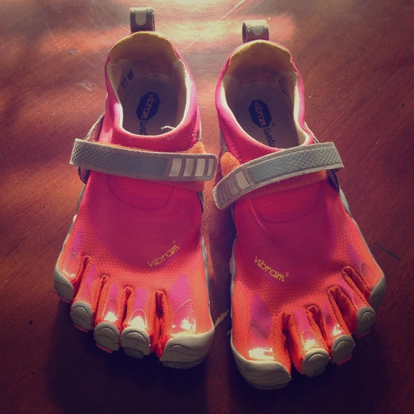 Shoes - Vibram 5 finger shoes