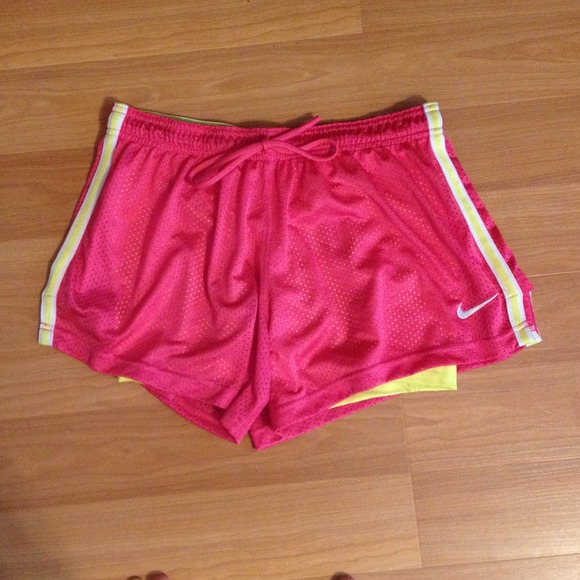 🌻BUNDLED🌻mesh shorts w/ built-in Dri-Fit spandex