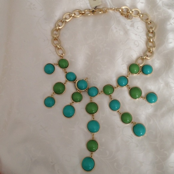 NWT green bauble necklace