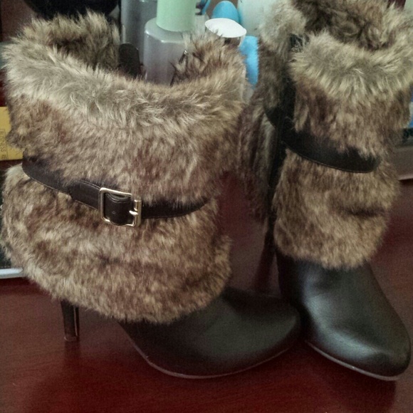 Boots - Picture 2 of 3