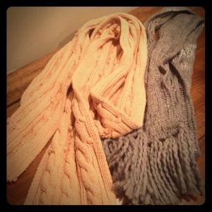 SOLD! Gap Scarfs