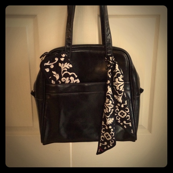 Thirty-One Hostess Only Tote & matching wallet.