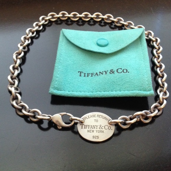 Tiffany & Co. Return to Tiffany Oval tag Necklace