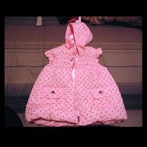 GIRLS PINK PUFFER VEST W/ BROWN POLKA DOTS