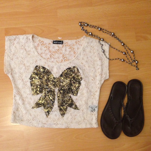 Wet Seal Bow Crop Crochet Lace Top - Picture 2 of 3