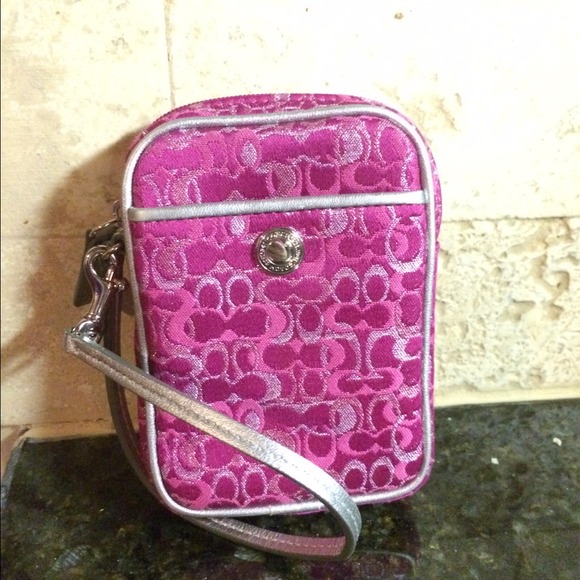 BUNDLE FOR ALLY. Coach wristlet & Vera case.