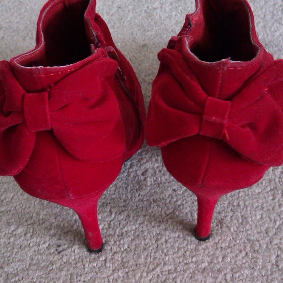 Heels - Picture 2 of 4