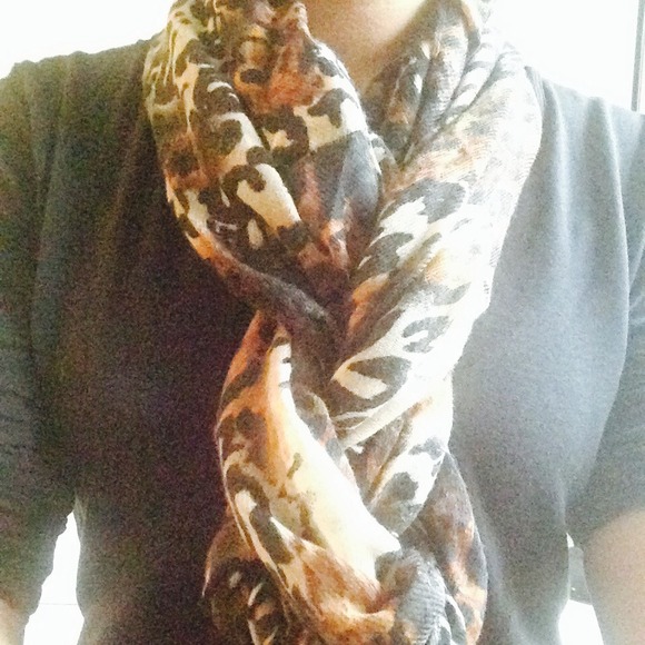 Scarf - Picture 2 of 4