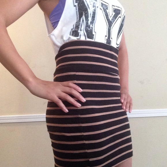 Skirt - Picture 2 of 4