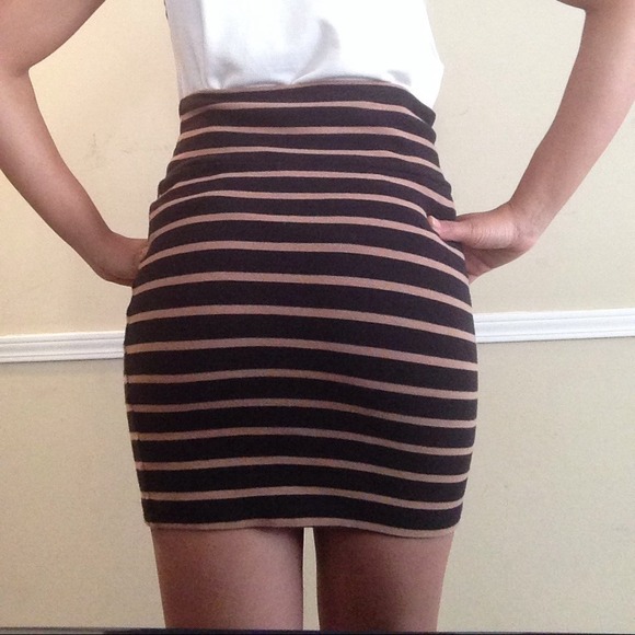 Skirt - Picture 3 of 4