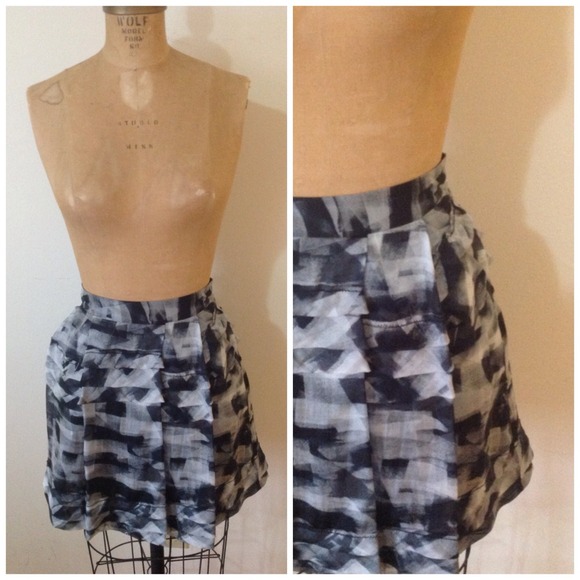 SOLD Theory Black and Gray Silk Skirt  Sz 8