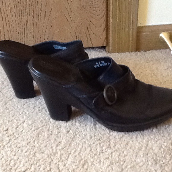 Born Clogs
