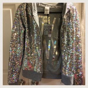 🎉Lowered🎉 VS fashion show 2013 jacket!