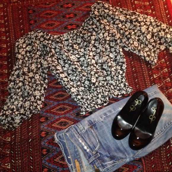 no appt necessary Tops - 🎉HOST PICK🎉 Sheer Crop Top