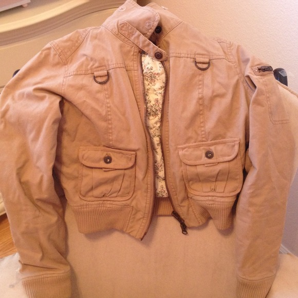 Guess tan bomber jacket, super cute!