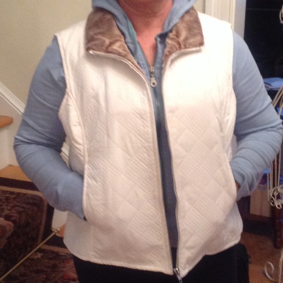 Cream "Lemon Grass" vest - Picture 1 of 3