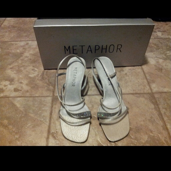 Shoes - Picture 2 of 3