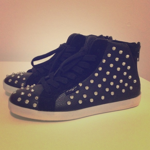 💎Studded sneakers 💎 NWOT