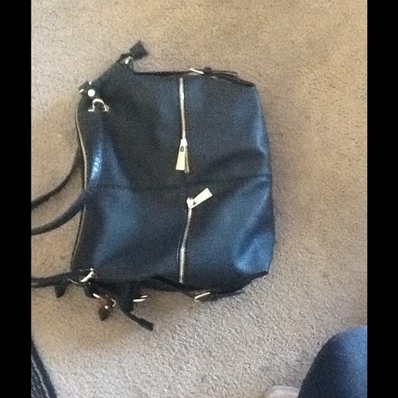 LOOKING FOR THIS BAG!!! - Picture 2 of 2