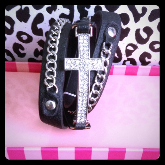 NEW! 🌟Rhinestone leather wrap bracelet🌟