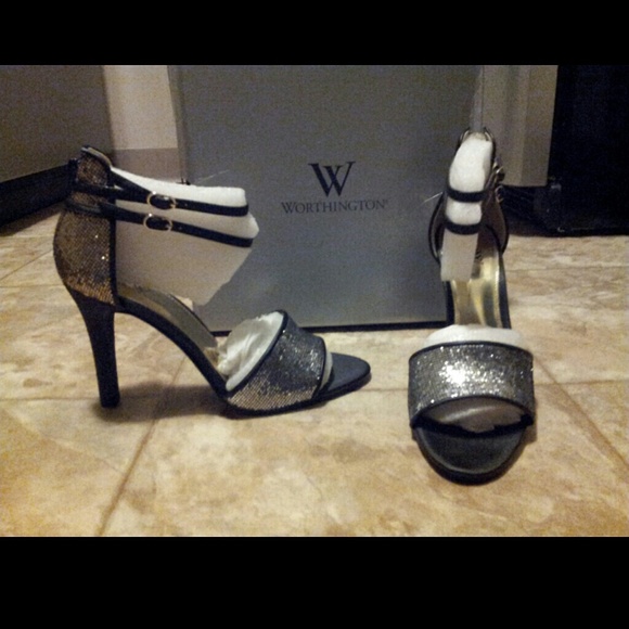 Shoes - Picture 2 of 4