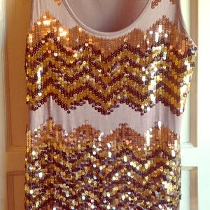 Sequined tank top 🎀