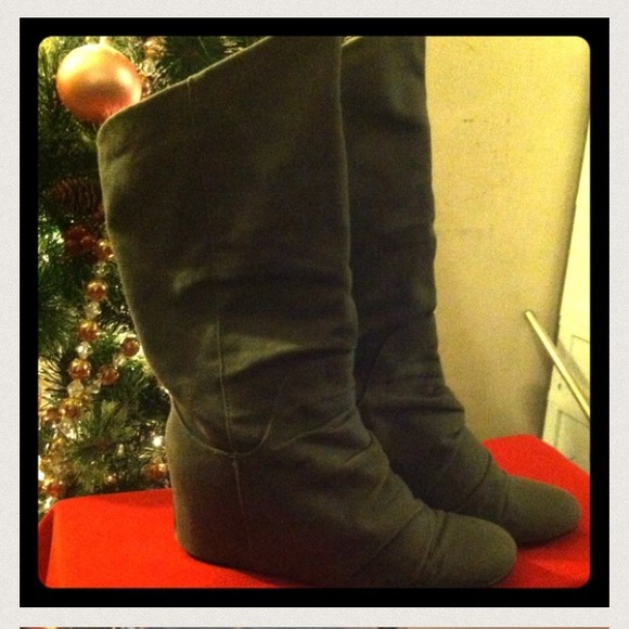 💝 Reserved💝 Gray Wedge boots