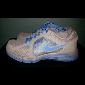 Nike Dual Fusion Running Shoes