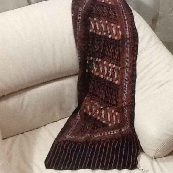 Scarf - Picture 1 of 2