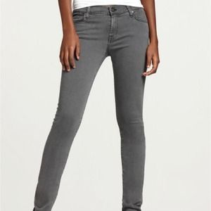 7 For All Mankind NWOT "the skinny" in Grey 7 For All Mankind NWOT "the skinny" in Grey