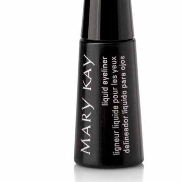 Liquid eye liner by Mary Kay 💕💋
