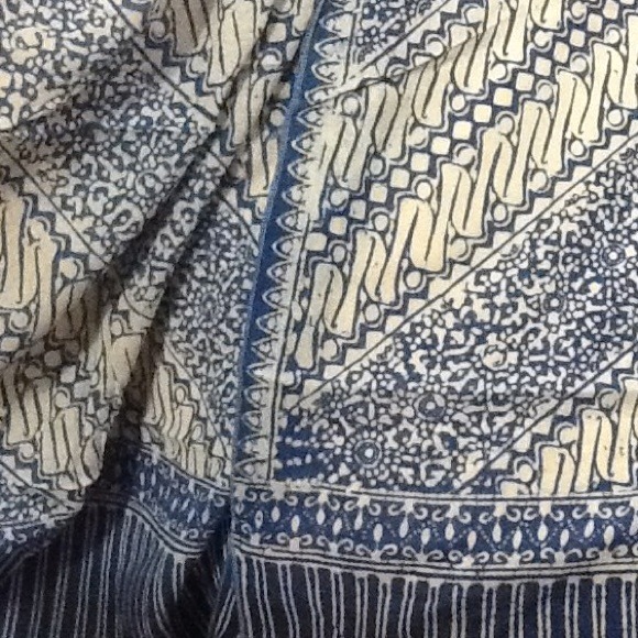 Scarf - Picture 2 of 2