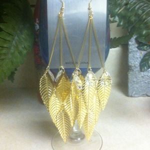 💢SOLD💢Sexy Gold Leaf drop Earrings