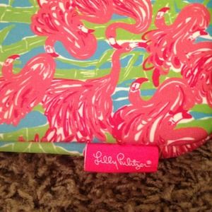 Sold to 🎉🎉lynn_11🎉🎉Lilly Pulitzer iPad cover