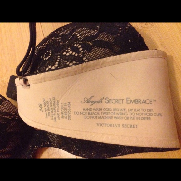 ❌❌SOLD❌❌ Victoria's Secret Bra 34B - Picture 2 of 3