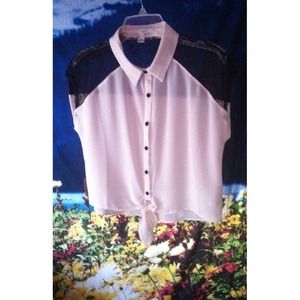 Small white/black lace blouse with a collar.